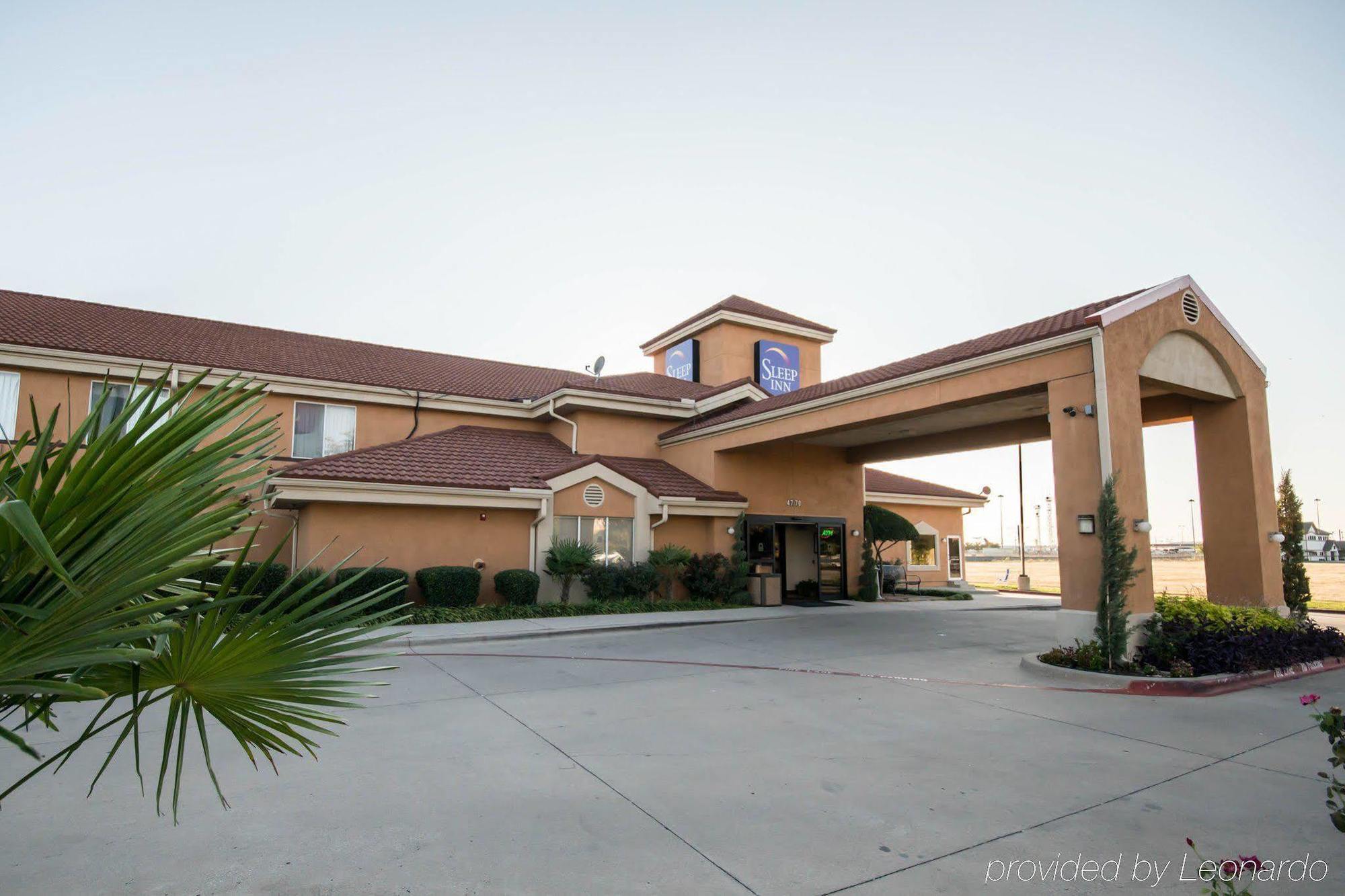 Clarion Inn & Suites Dfw North Irving Buitenkant foto