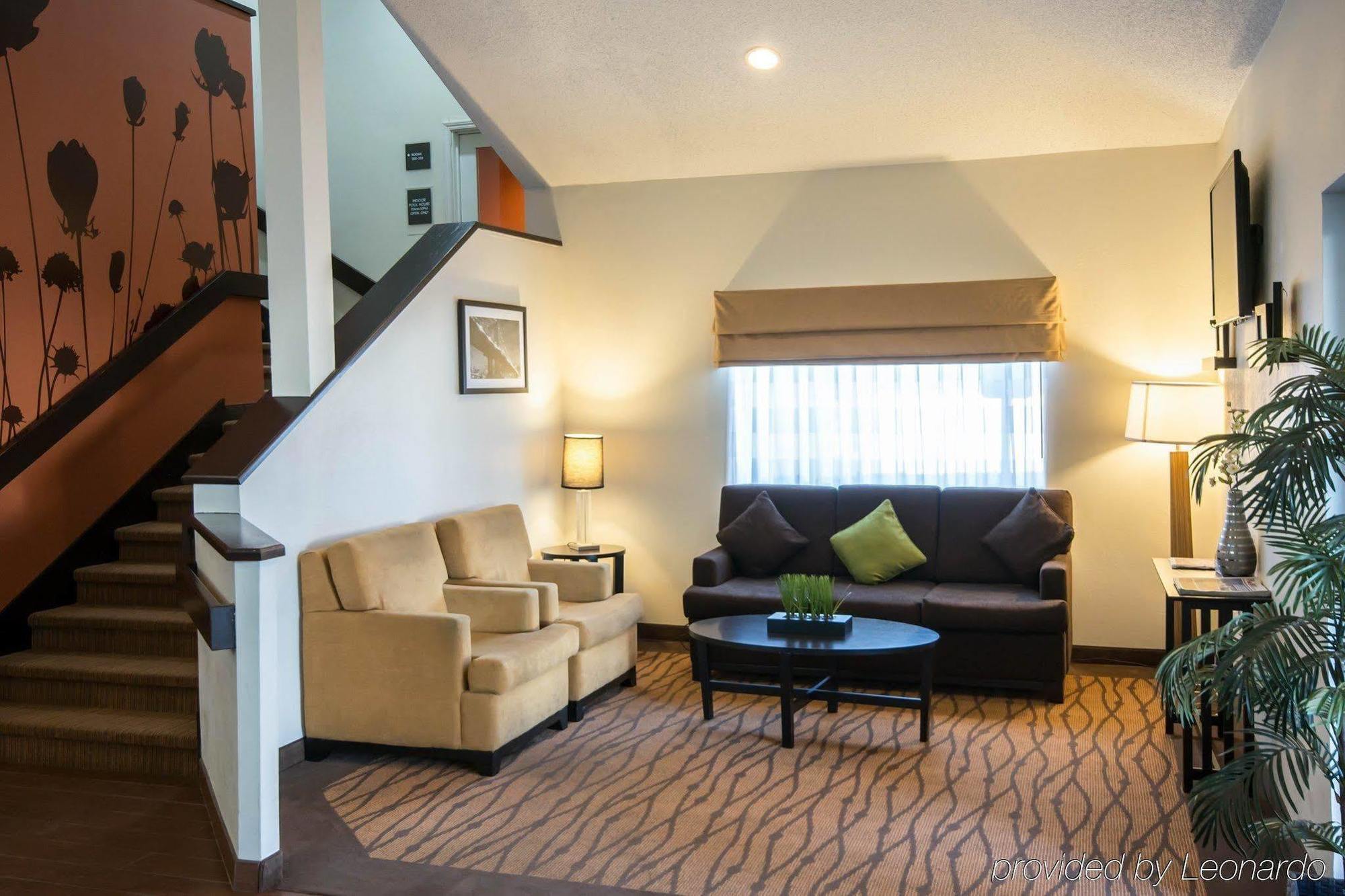 Clarion Inn & Suites Dfw North Irving Buitenkant foto